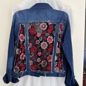 NWOT Embroidered Floral C’est Toi Denim Jacket Size Medium